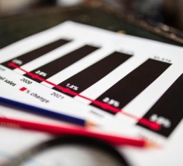 NASA Reviews New Proposals From SpaceX and Blue Origin to Accelerate Moon Landing Plans