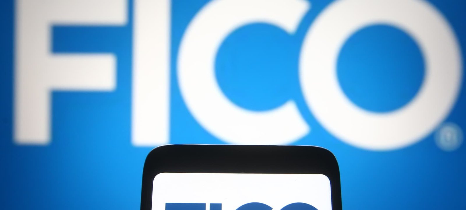 FICO revamps credit-score pricing, sparking 20% rally and pressuring credit bureaus - Imagem do artigo