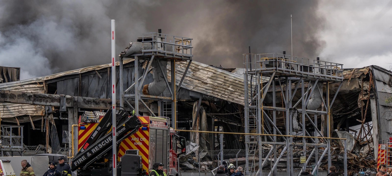Russian Missile and Drone Strikes Kill Four in Ukraine; Zelenskyy Renews Call for Patriot Systems - Imagem do artigo