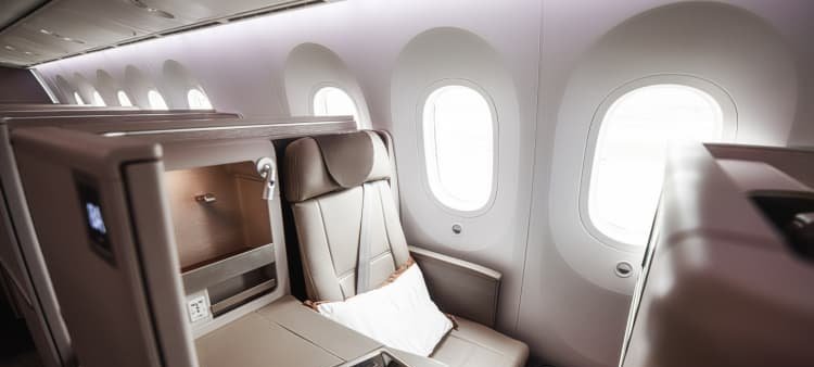 American Airlines Accelerates Spending to Regain Ground in Premium Travel Market - Imagem do artigo original