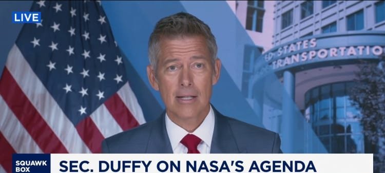 NASA Reviews New Proposals From SpaceX and Blue Origin to Accelerate Moon Landing Plans - Imagem do artigo original