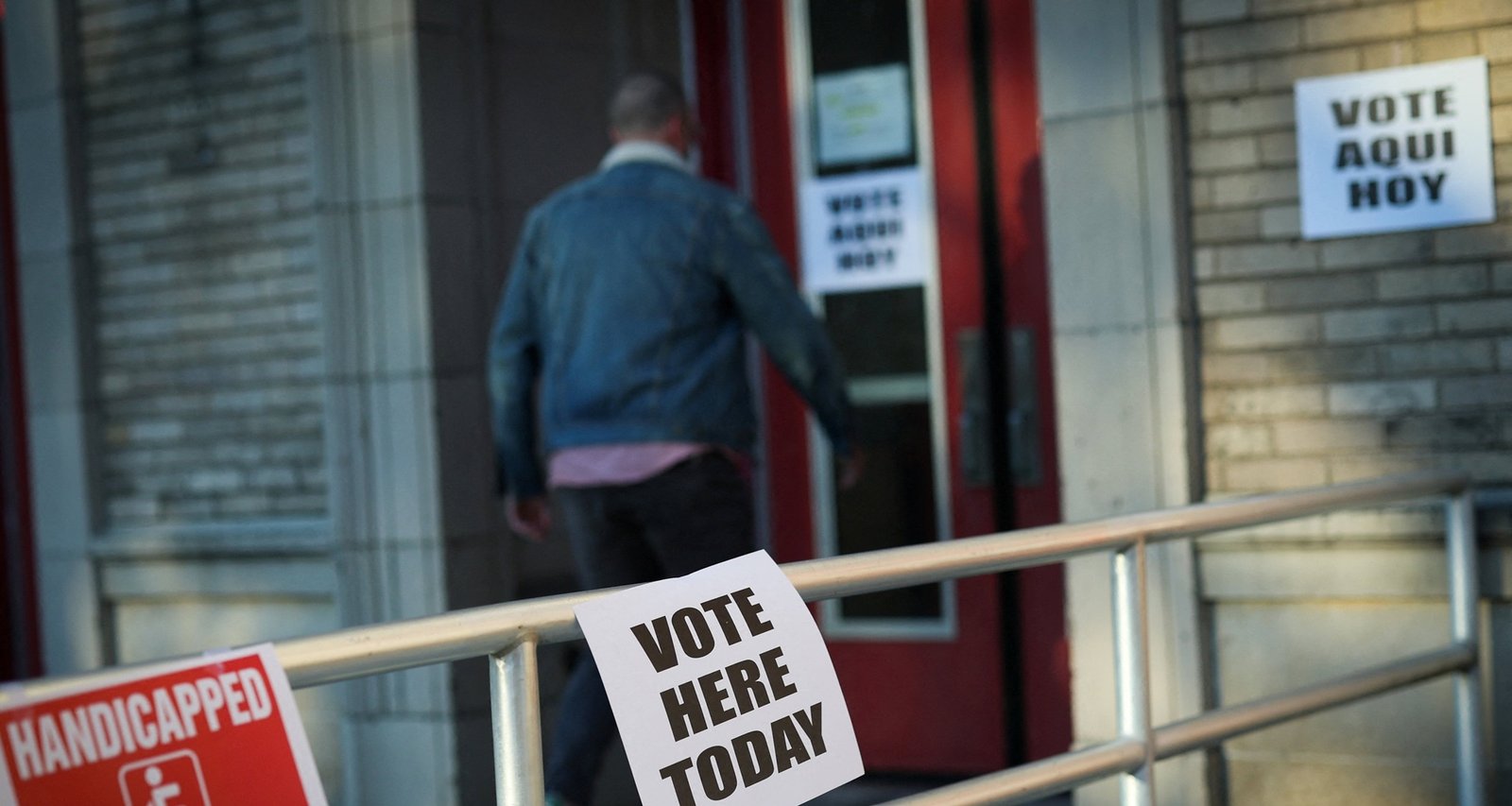 Emailed Bomb Threats Briefly Disrupt Voting at North Jersey Polling Sites - Imagem do artigo original