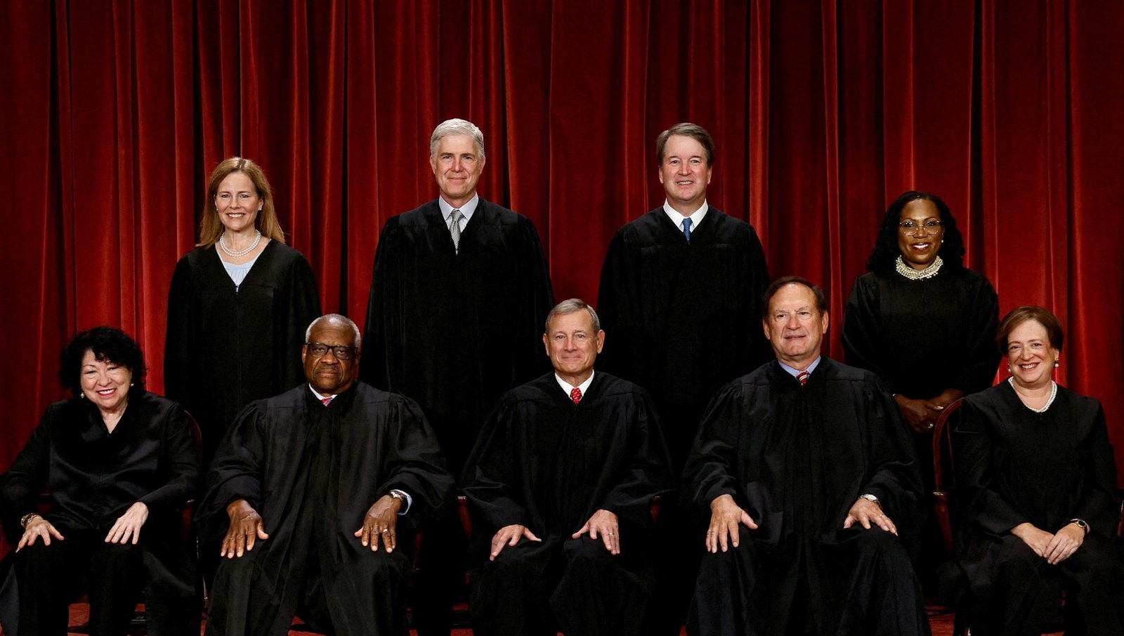 Supreme Court scrutinizes breadth of presidential power in Trump tariff dispute - Imagem do artigo original