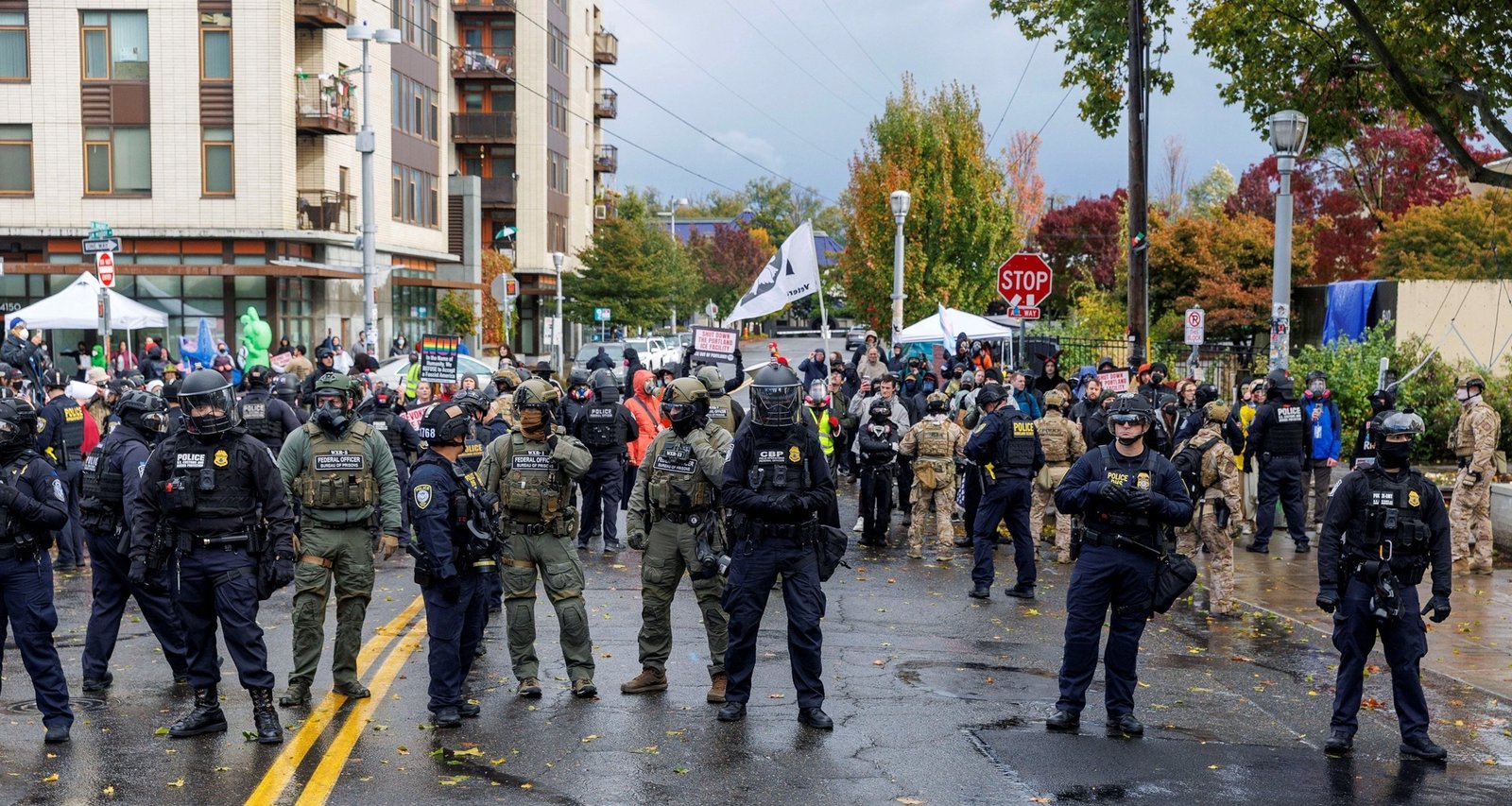 Federal Judge Rules Trump Lacked Authority to Federalize Oregon National Guard for Portland Deployment - Imagem do artigo original