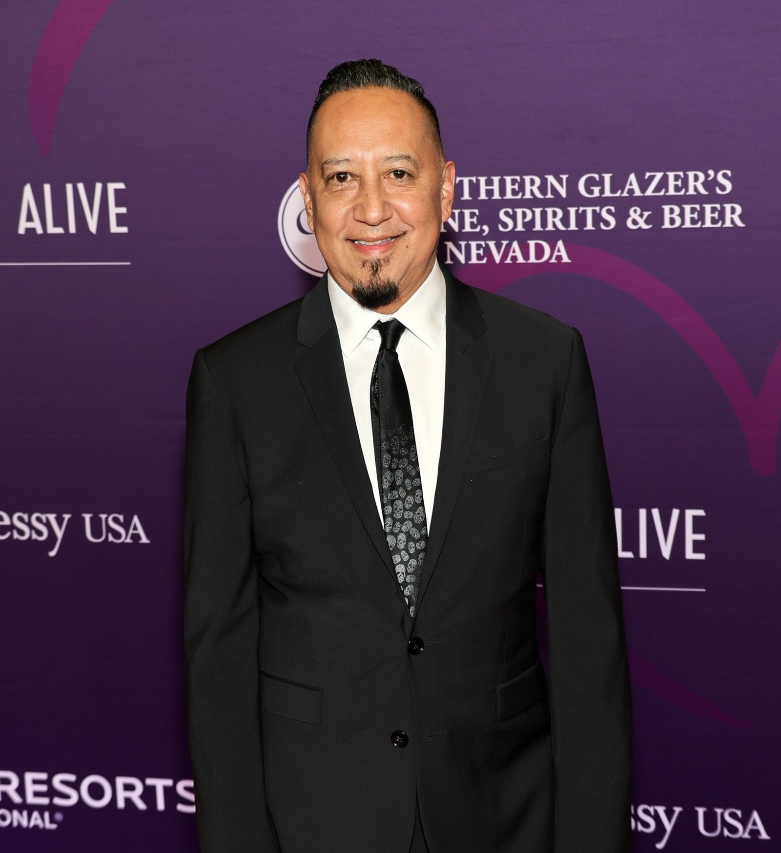 Jimmy Kimmel Announces Death of Longtime Bandleader Cleto Escobedo III at 59 - Imagem do artigo original