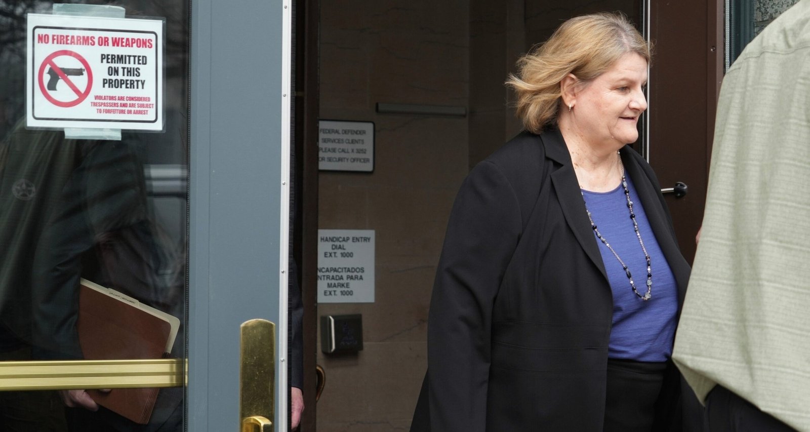 Man at Center of Milwaukee Courthouse Obstruction Case Removed From U.S. - Imagem do artigo original