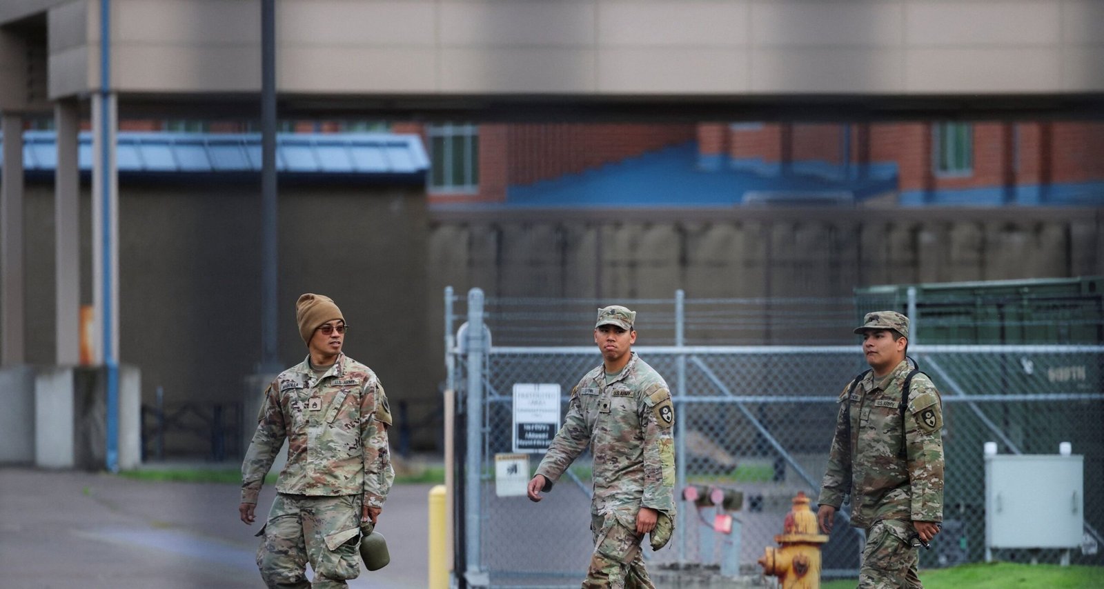 National Guard Units from Texas and California Ordered Home from Portland and Chicago - Imagem do artigo original