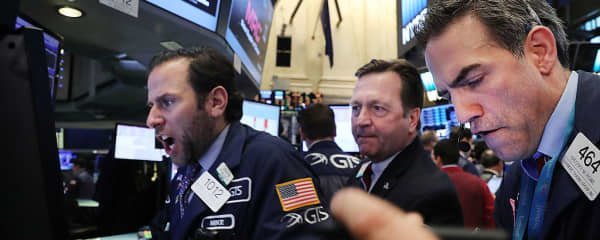 Technical Roadmap Suggests Key Entry Points for Microsoft and Nike Shares - Imagem do artigo original