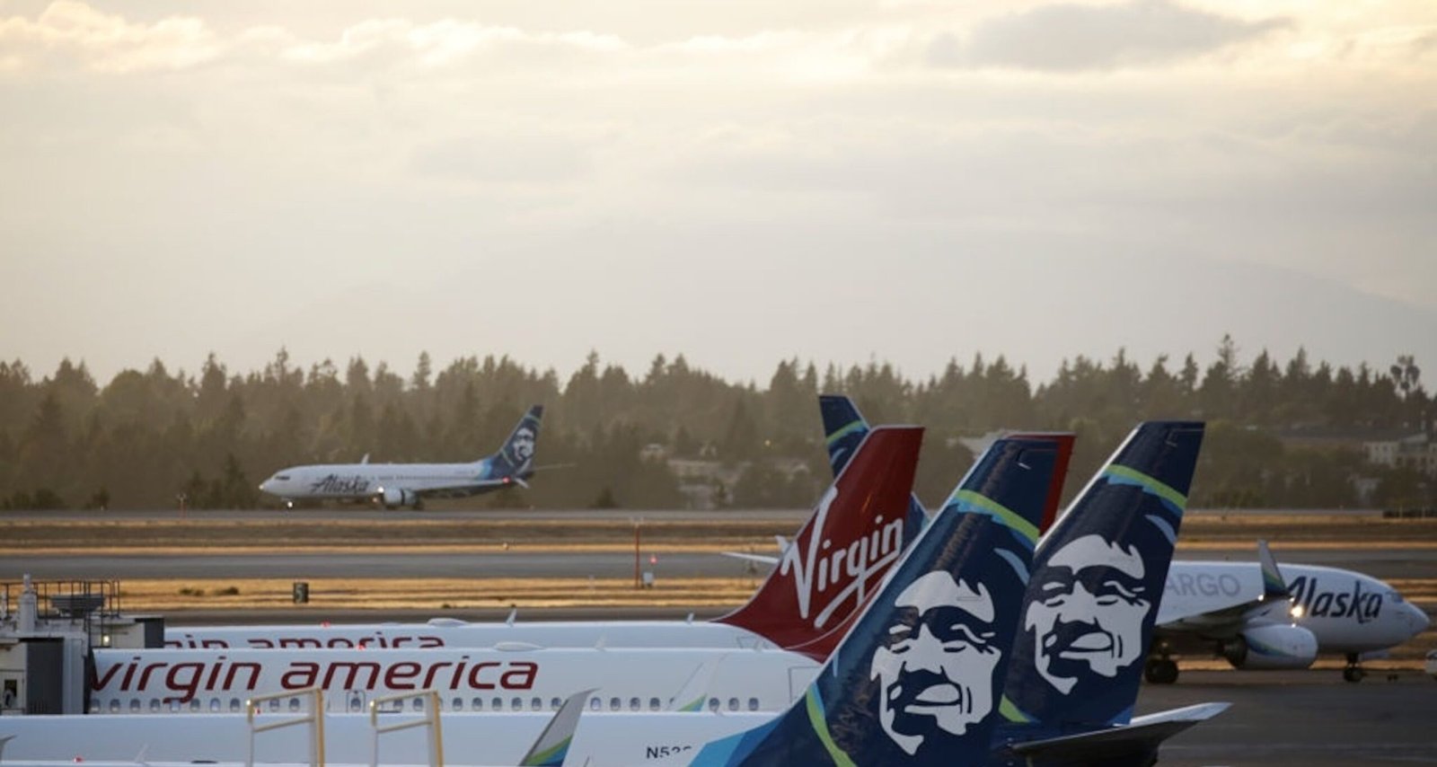 Crack in Olympic Pipeline Forces Airlines at Seattle–Tacoma Airport to Conserve Jet Fuel - Imagem do artigo original