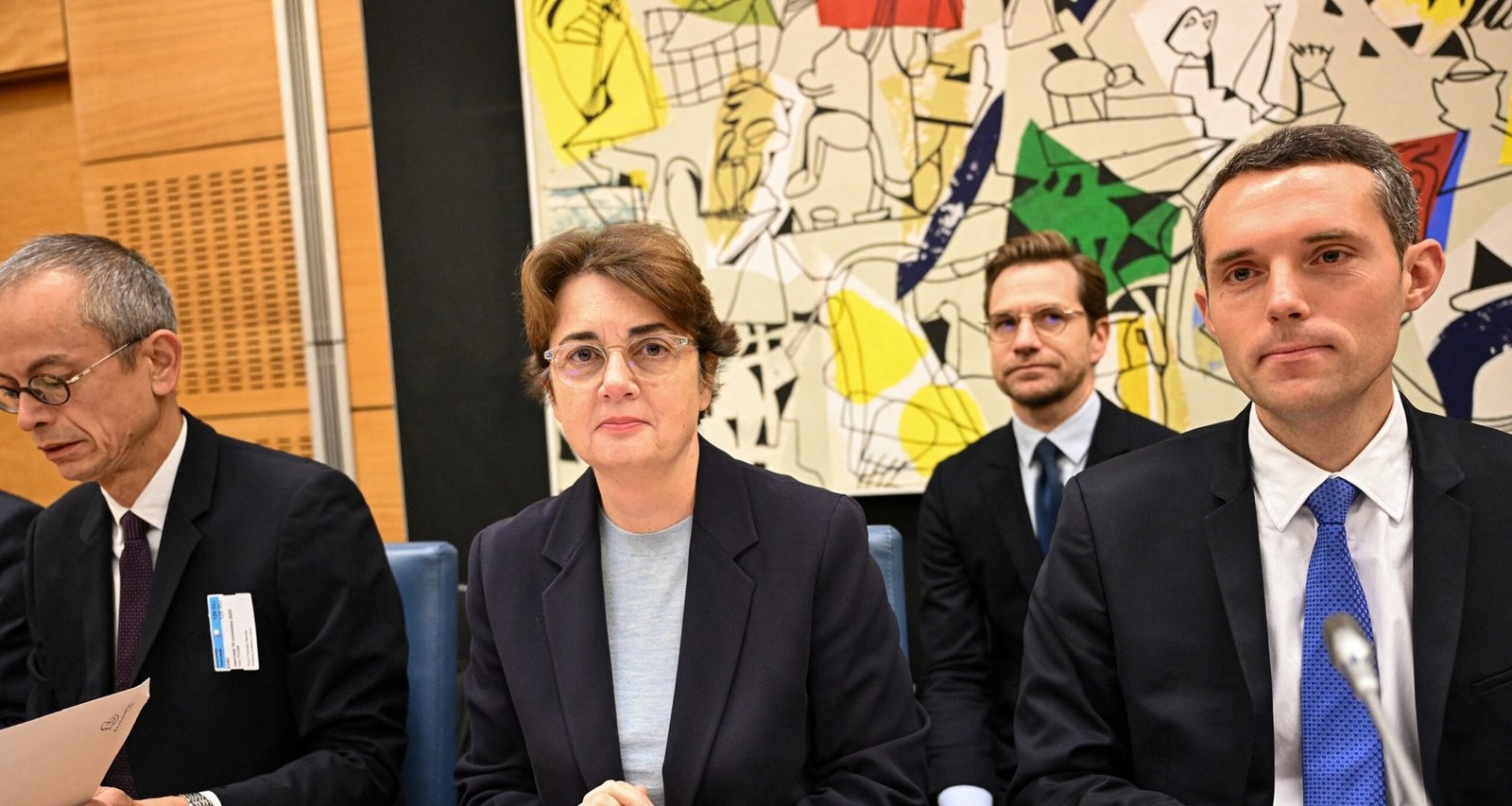 Louvre Chief Outlines Extensive Security Upgrades After $102 Million Jewel Theft - Imagem do artigo original