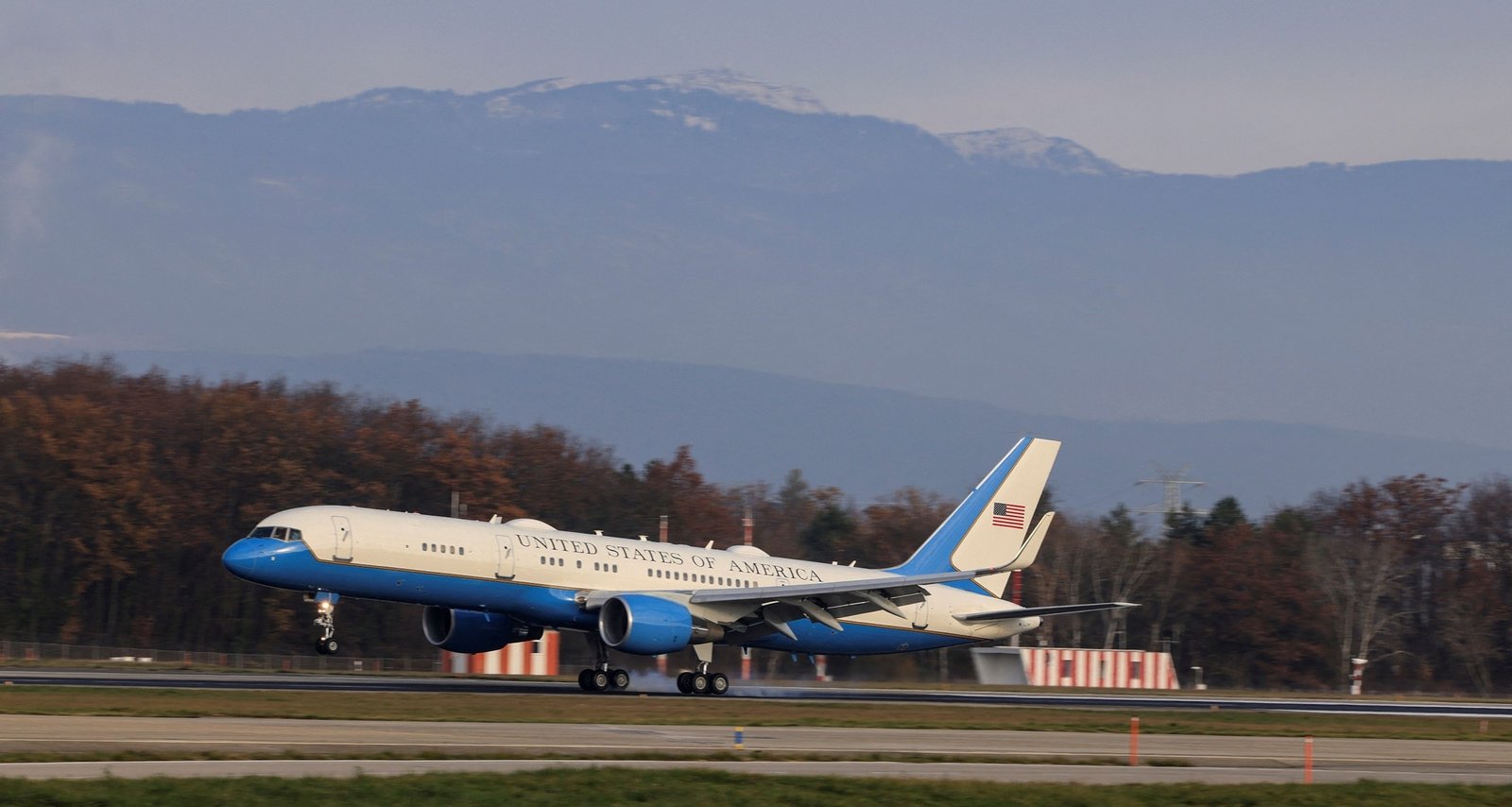 Geneva Talks Begin as U.S. Peace Proposal Pressures Ukraine amid Ongoing Russian Strikes - Imagem do artigo original