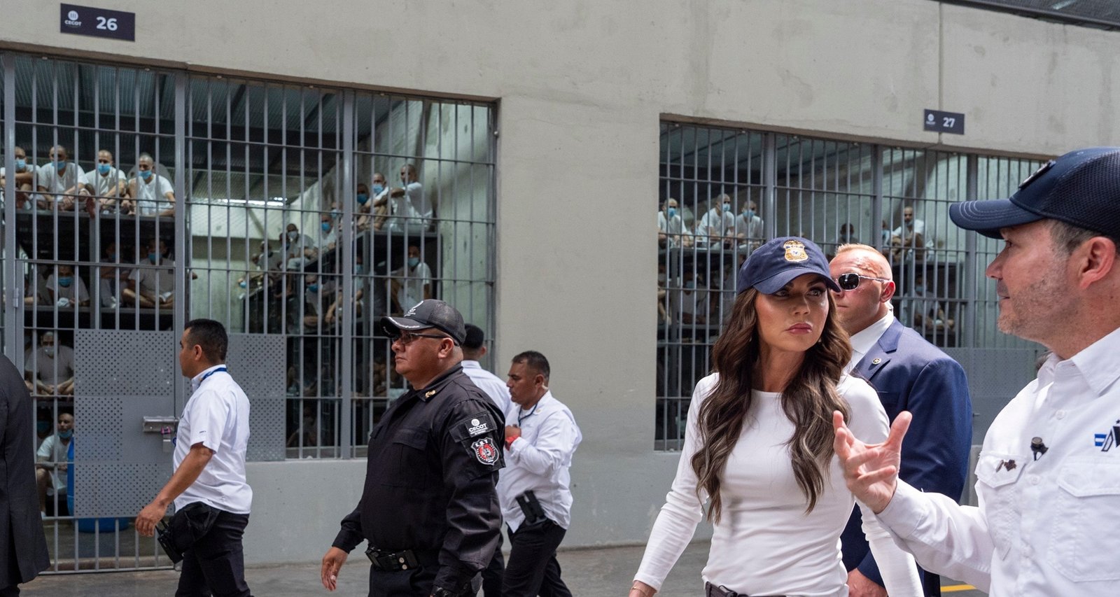 DOJ Filing Says Noem Redirected Venezuelan Deportees to El Salvador Despite Federal Judge’s Order - Imagem do artigo original