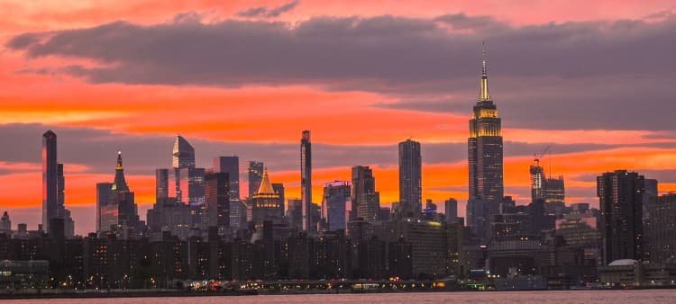 Manhattan Condo Prices Continue to Drop While Rents Reach New Highs - Imagem do artigo original