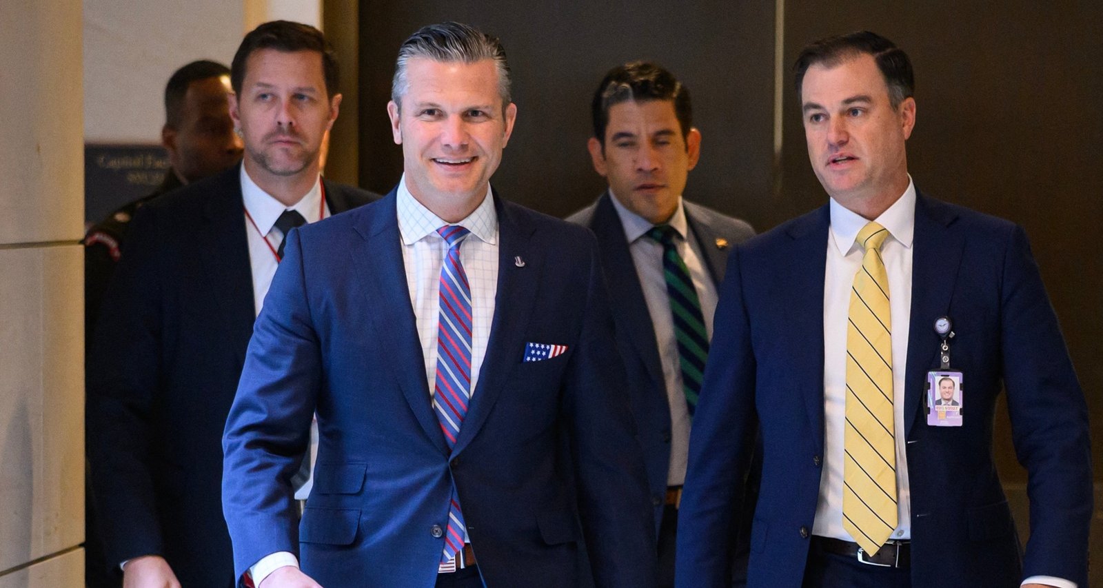 Pentagon Silent on Report Alleging Orders to Eliminate Survivors After Caribbean Drug-Boat Strike - Imagem do artigo original