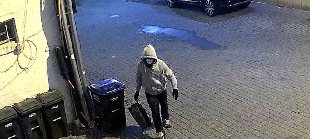 Virginia Man Taken Into Custody Over Pipe Bombs Planted Before Capitol Riot - Imagem do artigo original