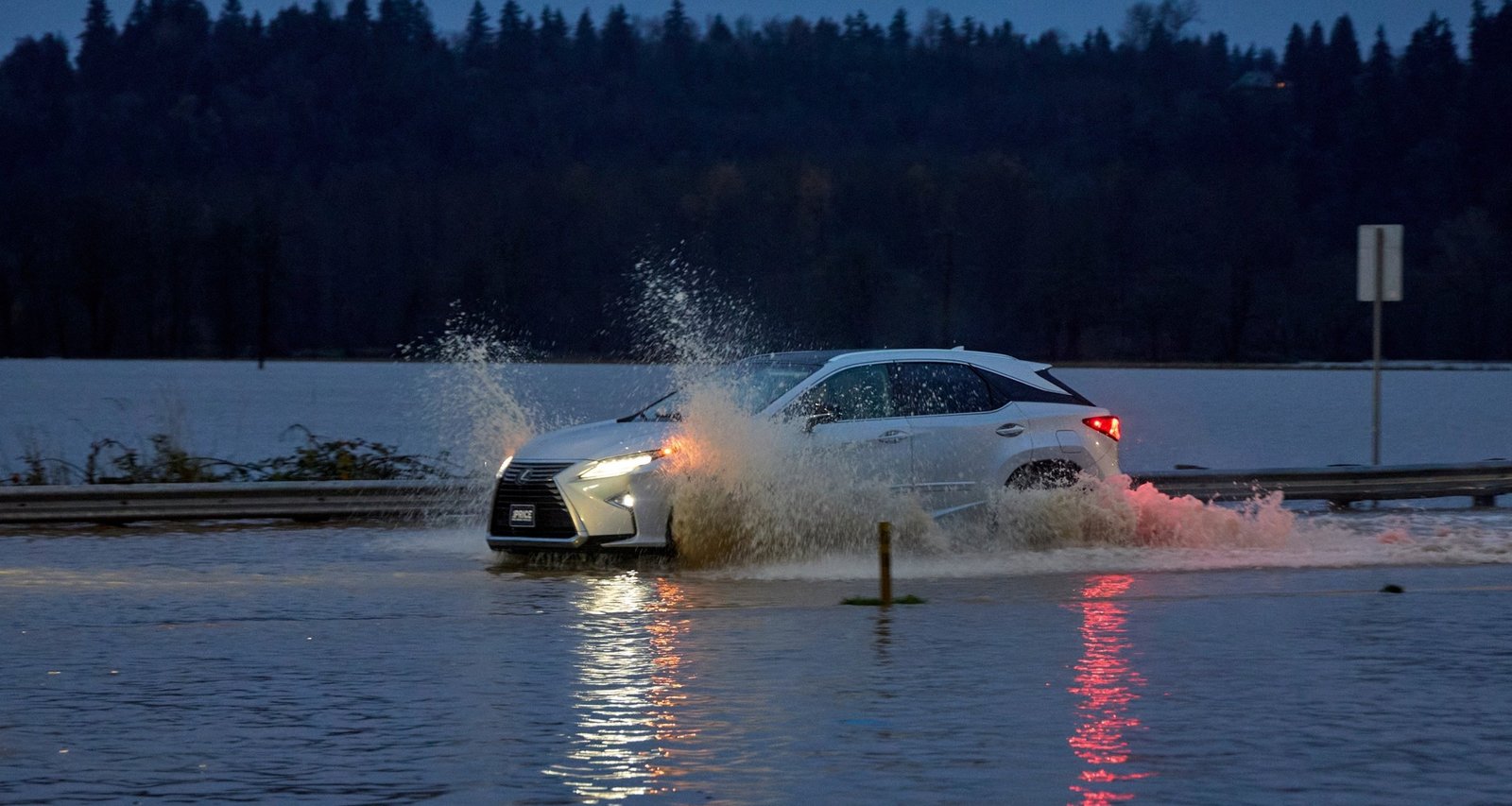 Washington Issues Statewide Emergency as Atmospheric River Triggers Historic Flood Threat - Imagem do artigo original