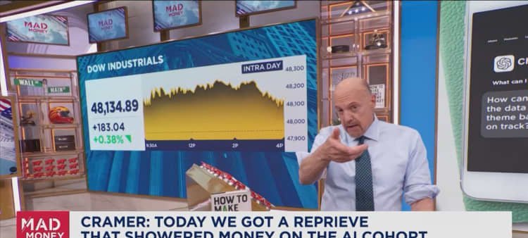 Cramer Sees Data Center Stocks Recovering if OpenAI Secures Massive Capital Injection - Imagem do artigo original