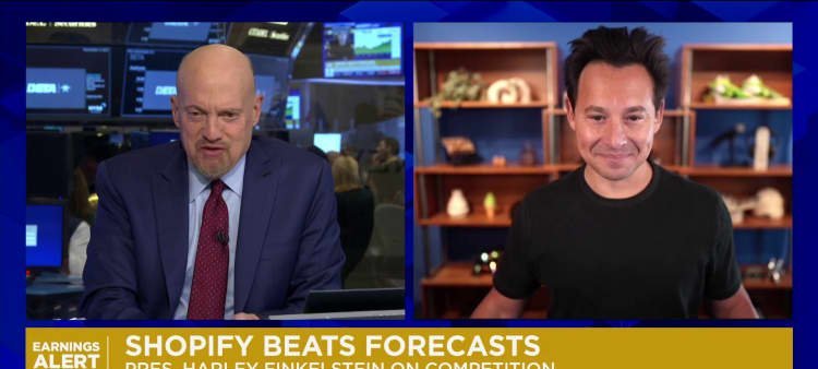 Amazon weighs strategy as AI shopping agents threaten to reshape online retail - Imagem do artigo original