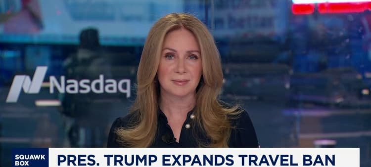 U.S. Blocks Entry of Former EU Commissioner Thierry Breton and Four Activists Over Alleged Online Censorship - Imagem do artigo original