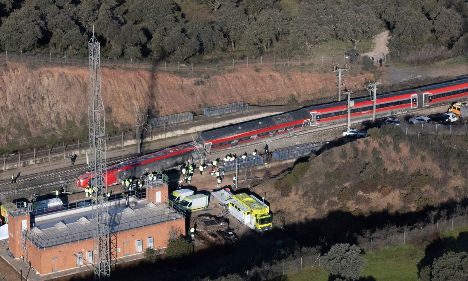 Spain Train Collision Leaves At Least 39 Dead and More Than 150 Injured, Authorities Say - Imagem do artigo original