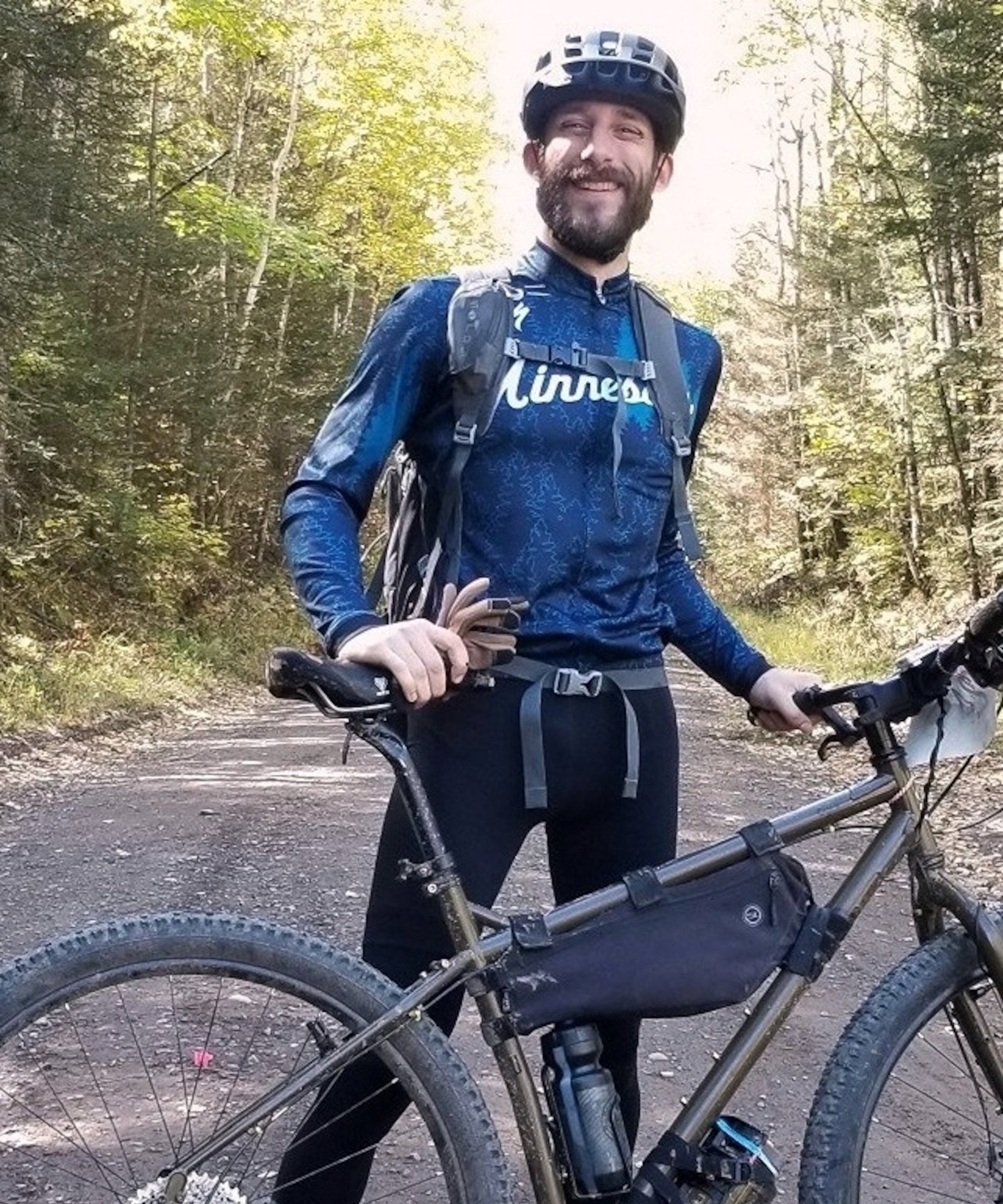 Minneapolis VA Nurse Alex Pretti Identified as Victim in Federal Agent Shooting - Imagem do artigo original