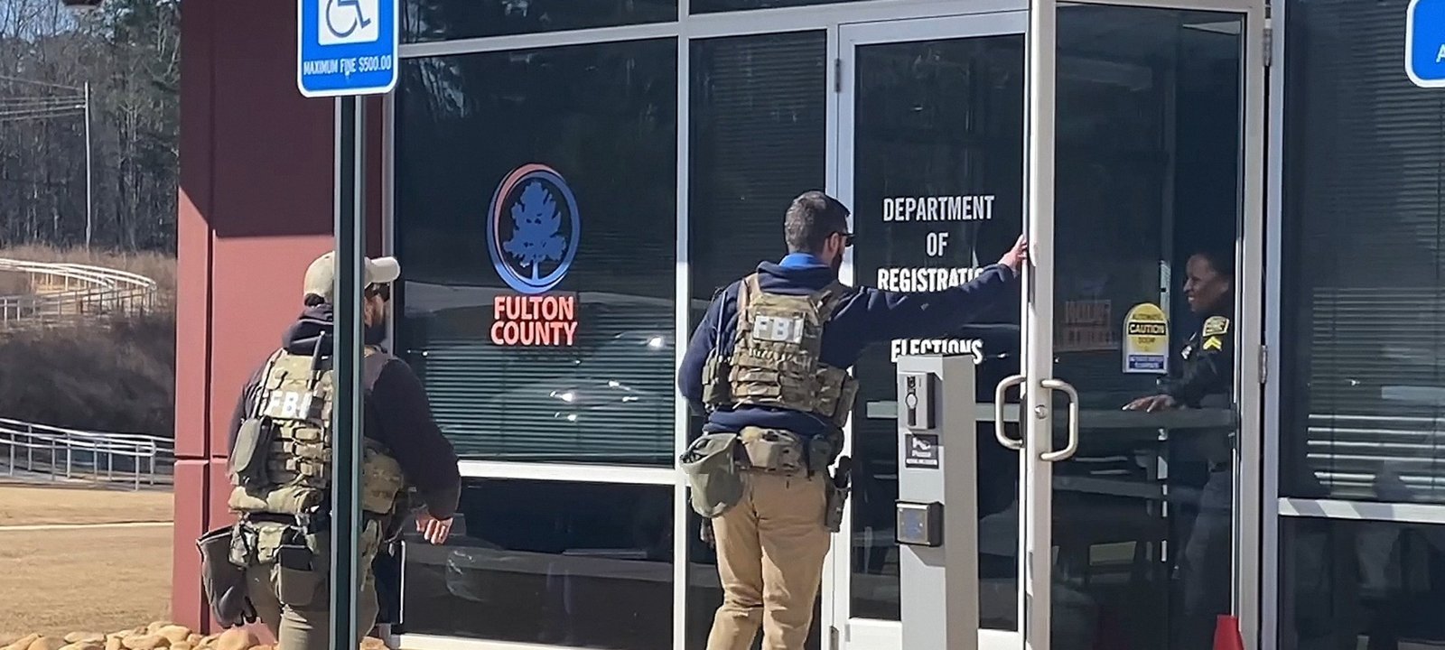 FBI Executes Search Warrant at Fulton County Elections Facility for 2020 Records - Imagem do artigo original