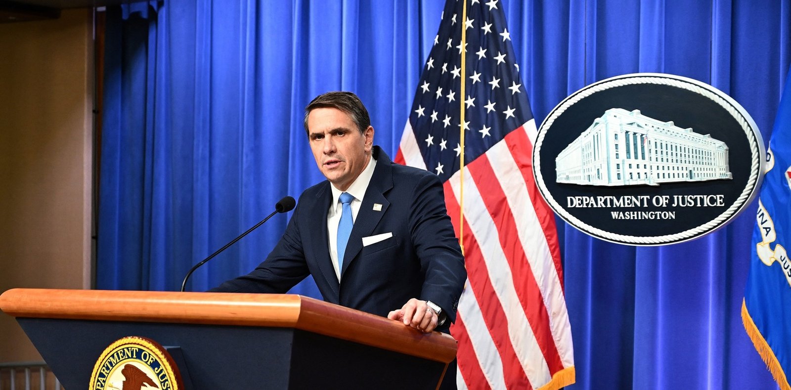 Justice Department Releases Nearly Three Million Pages from Jeffrey Epstein Case Files - Imagem do artigo original