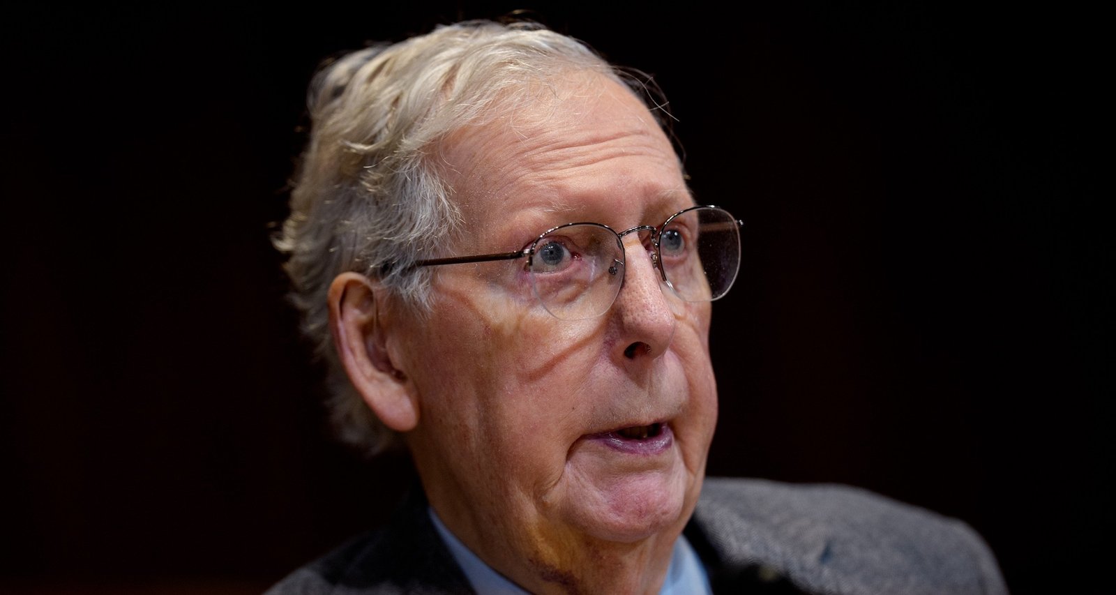 Mitch McConnell Undergoes Hospital Evaluation After Reporting Flu-Like Symptoms - Imagem do artigo original