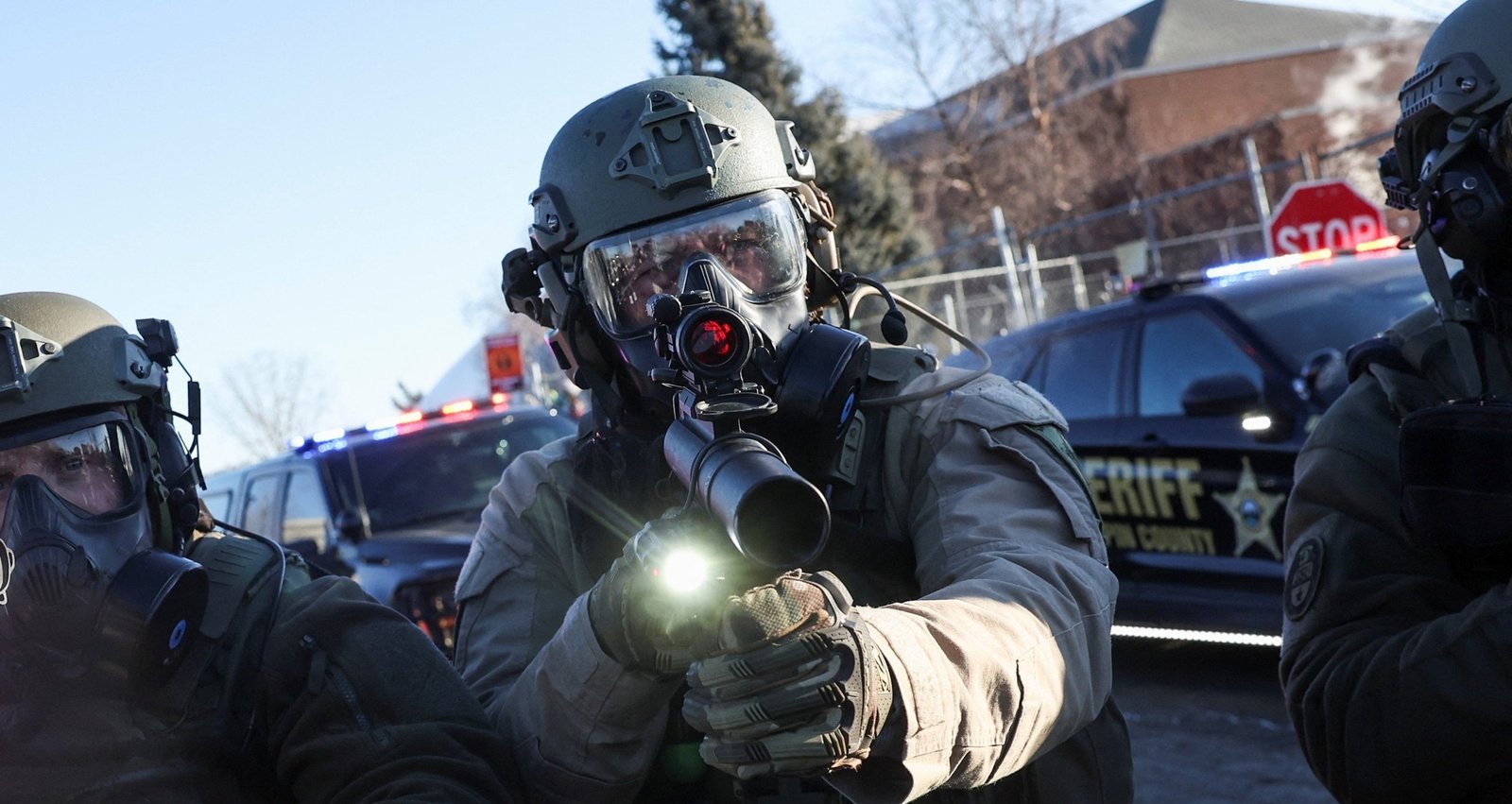 Trump Signals Softer Approach After Federal Shooting Spurs Backlash in Minneapolis - Imagem do artigo original