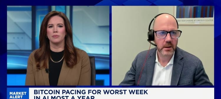 Bitcoin Sheds 15% and Briefly Slips Under $61,000 as Week-Long Sell-Off Deepens - Imagem do artigo original