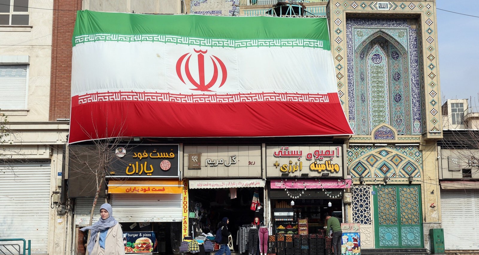 Washington and Tehran Resume Nuclear Discussions in Oman Amid Protest Crackdown - Imagem do artigo original