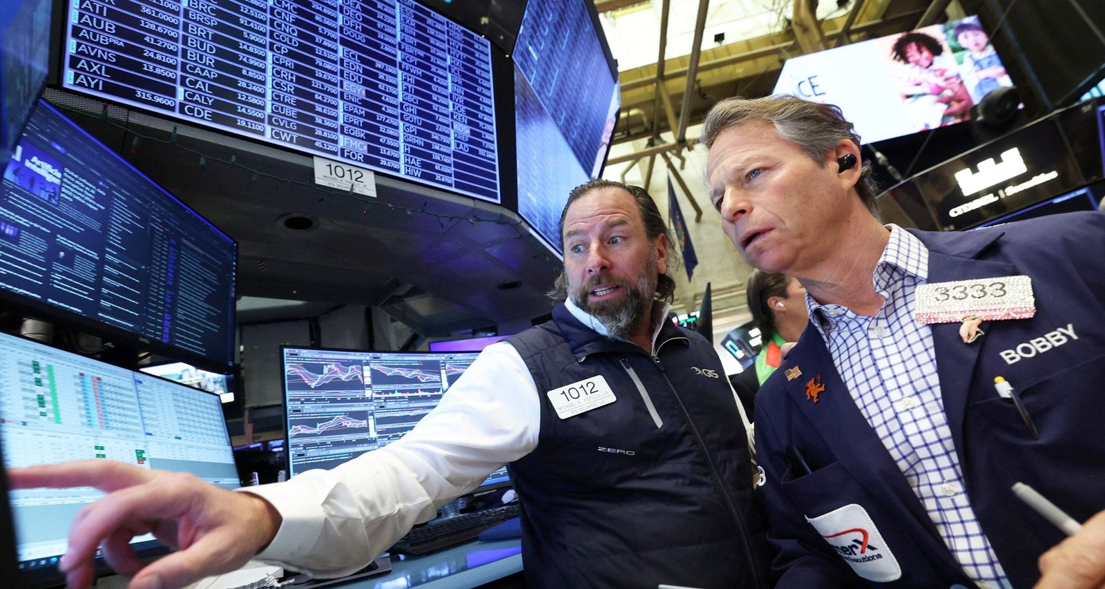 Dow Jones Surpasses 50,000 Mark as Broad Buying Wave Lifts U.S. Equities - Imagem do artigo original