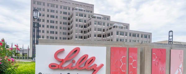 Wall Street Ends Volatile Week Lower as AI Concerns Clash With Industrial Rally and Mixed Economic Data - Imagem do artigo original