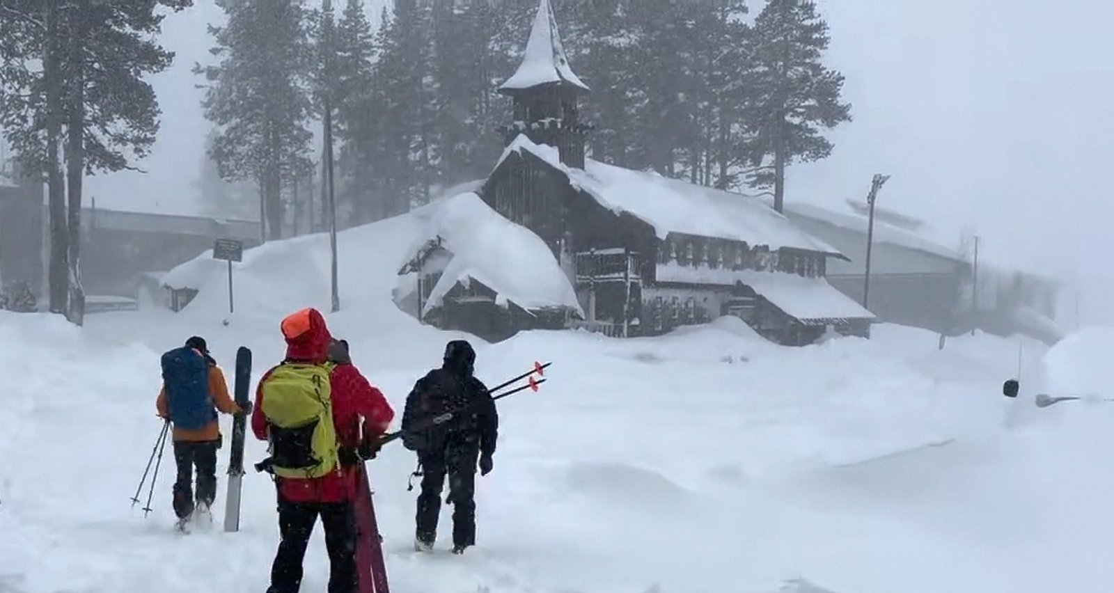 Avalanche in Sierra Nevada Kills Eight, Leaves One Missing; Victims Linked to Ski Academy Community - Imagem do artigo original