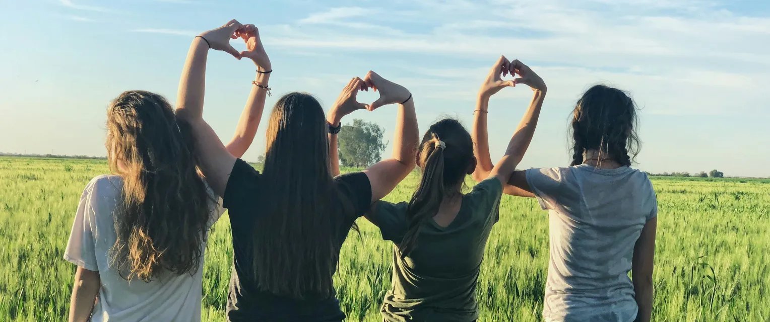 Study Identifies Four Distinct Friendship Roles That Strengthen Personal Well-Being