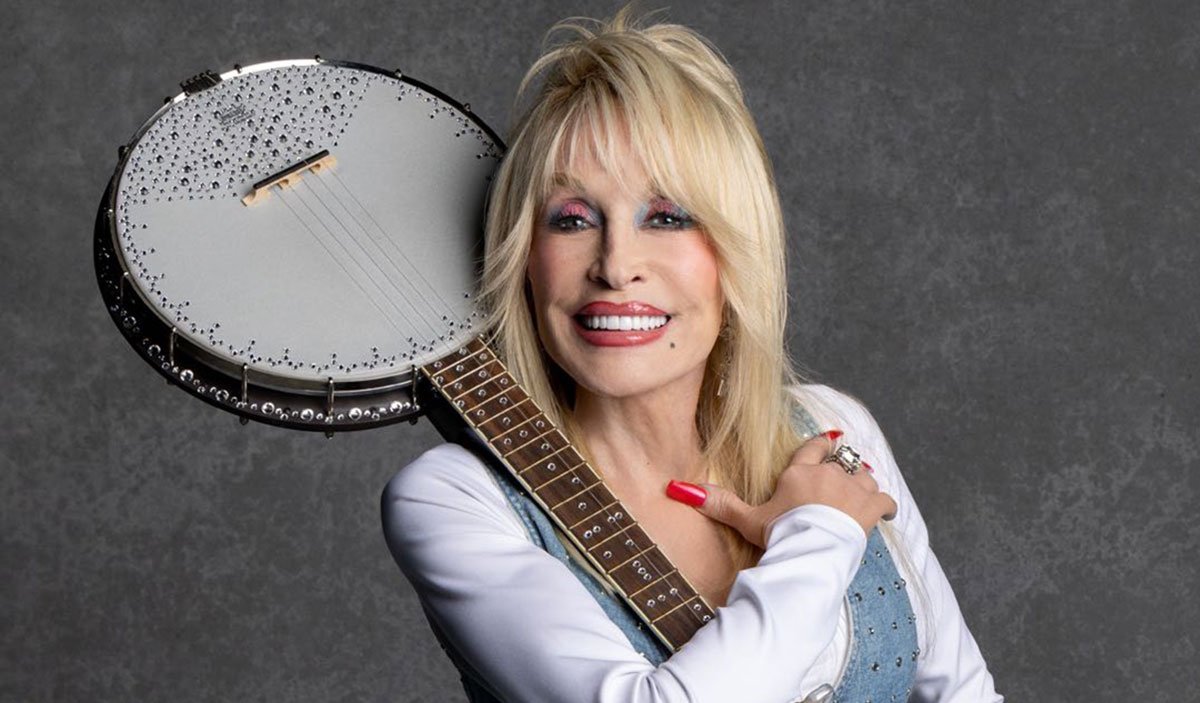 Dolly Parton Teams With Good American for Third Spring Collection Highlighting Seven Key Pieces - Imagem do artigo