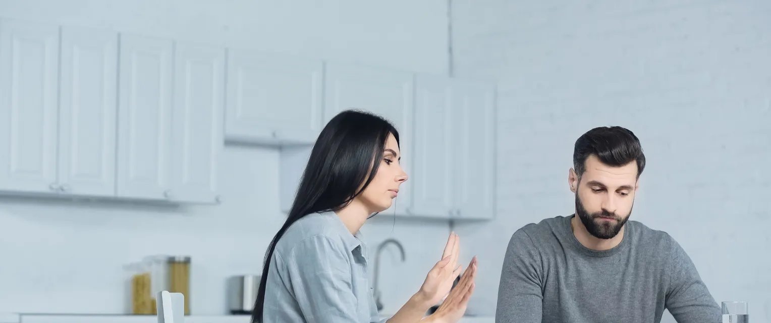 Quiet Conflicts: How Emotional Withdrawal Can Undermine Long-Term Relationships - Imagem do artigo